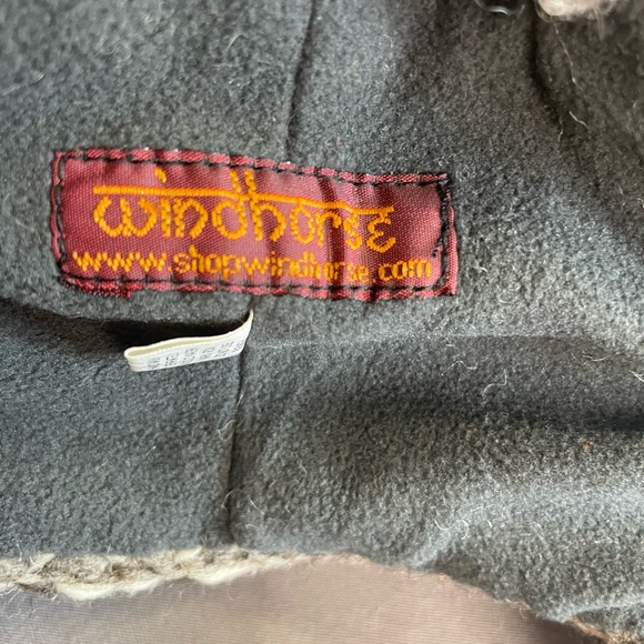 Windhorse pure wool hat with ear flaps, made in Nepal - Picture 5 of 9